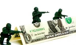 شوک ۱۴۰۴؛ اثر جنگ ایران و آمریکا بر بازار طلا، دلار و کسب‌کار